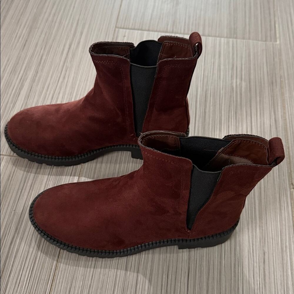 Women coffee brown suede like low ankle boots size 7 NWT - Picture 2 of 8